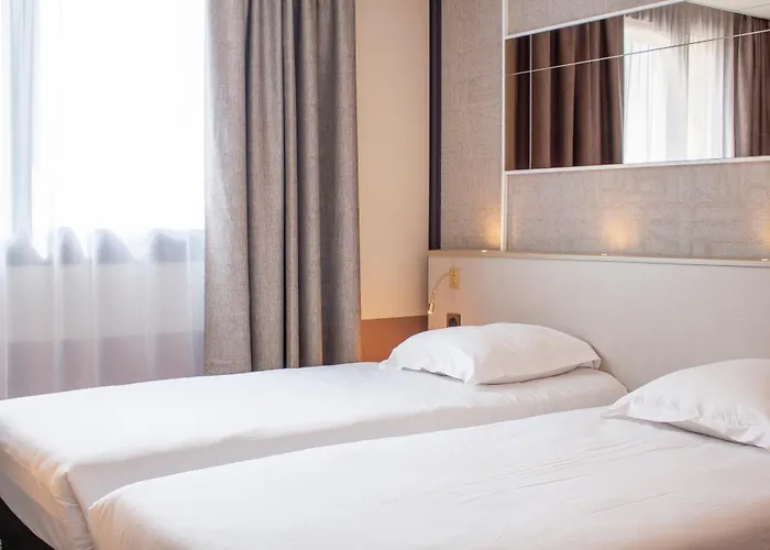 Brit Hotel Nantes La Beaujoire - L'Amandine